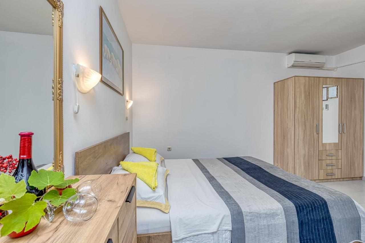 Apartments Bastovanovic Rovinj Exteriör bild