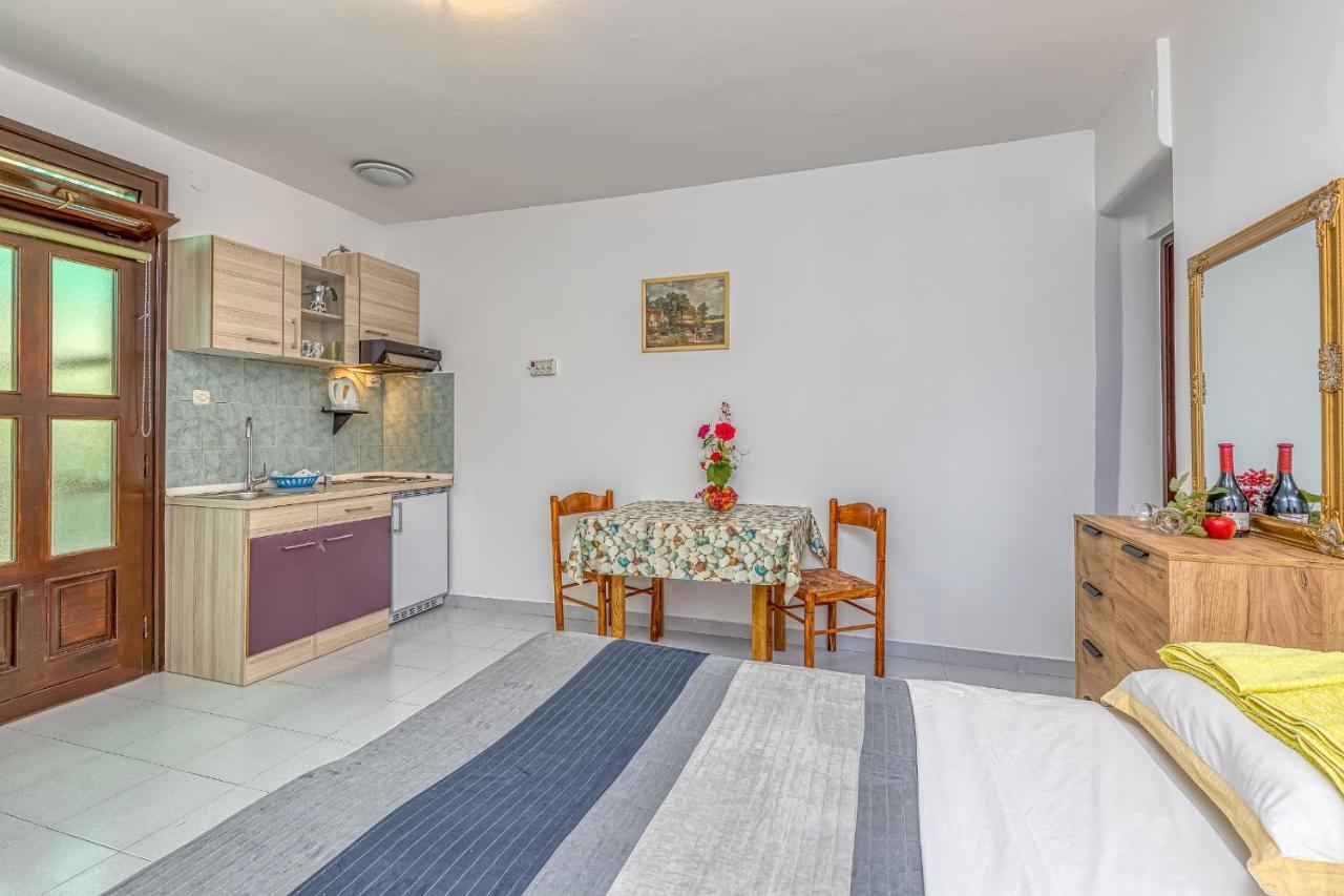 Apartments Bastovanovic Rovinj Exteriör bild